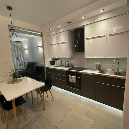 Daire Boznicza Modern Apartment, Self Check-in 24h, Free Parking Poznan